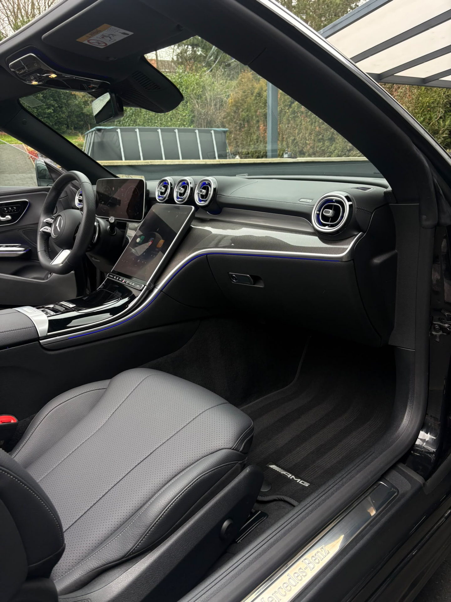 Habitacle cuir Mercedes-AMG après un soin intérieur
